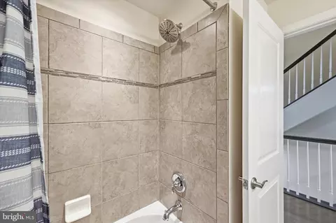 Bath - 1004 Lindley Rd, Frederick, MD 21701 photo 3 of 4