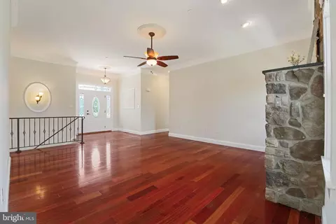 Living - 7147 Linganore Rd, Frederick, MD 21701 photo 4 of 4