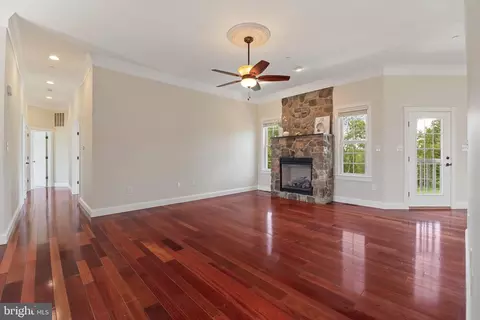 Living - 7147 Linganore Rd, Frederick, MD 21701 photo 2 of 4