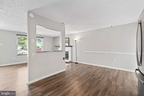 Living - 402 Cranberry Ct, Frederick, MD 21703 photo 2 of 3