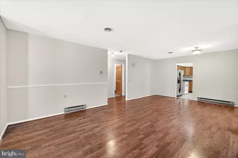 Living - 5790 Box Elder Ct, Frederick, MD 21703 photo 13 of 17