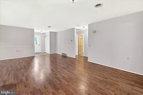 Living - 5790 Box Elder Ct, Frederick, MD 21703 photo 16 of 17