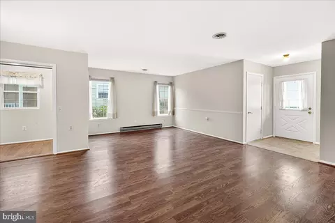 Living - 5790 Box Elder Ct, Frederick, MD 21703 photo 3 of 17