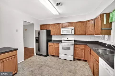 Kitchen - 5790 Box Elder Ct, Frederick, MD 21703 photo 3 of 5