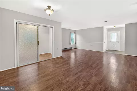 Living - 5790 Box Elder Ct, Frederick, MD 21703 photo 15 of 17