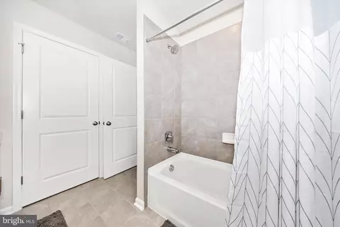 Entry Way - 700 Bond St, Frederick, MD 21701 photo 11 of 12