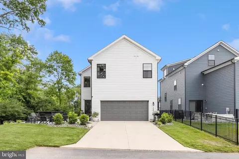 Exterior - 700 Bond St, Frederick, MD 21701 photo 6 of 7