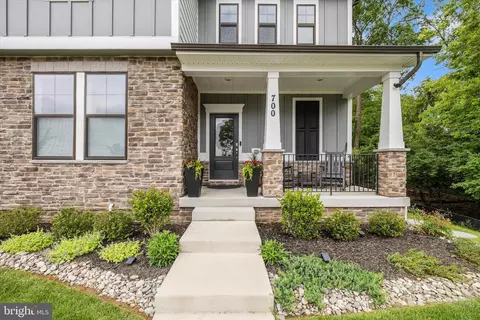 Exterior - 700 Bond St, Frederick, MD 21701 photo 4 of 7