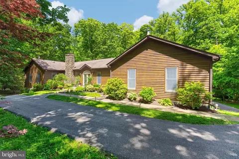 1137 Sugarloaf Mountain Rd, Dickerson, MD 20842