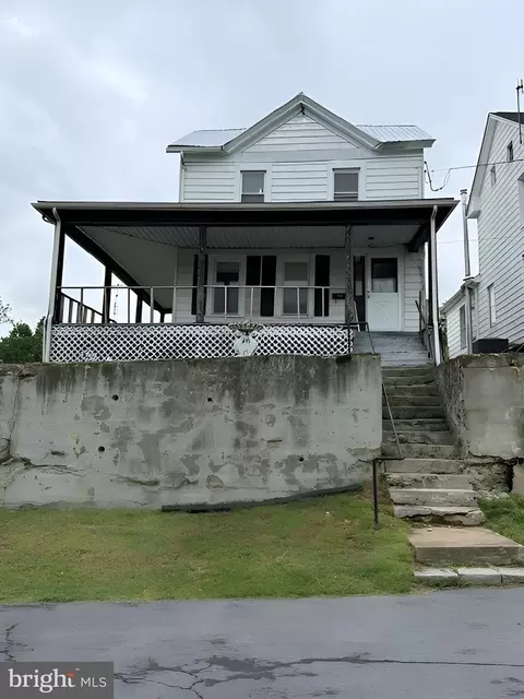805 E B St, Brunswick, MD 21716