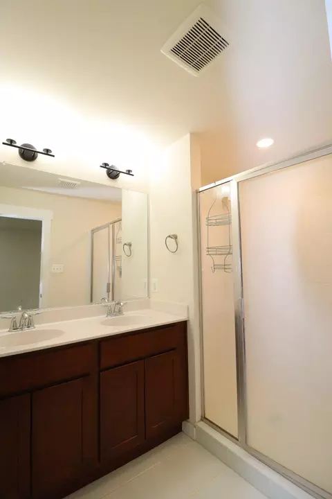 Bath - 414 Waverley, Frederick, MD 21702 photo 2 of 6