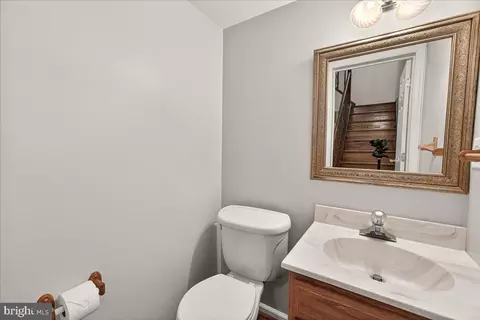 Entry Way - 8241 Waterside Ct, Frederick, MD 21701 photo 5 of 6