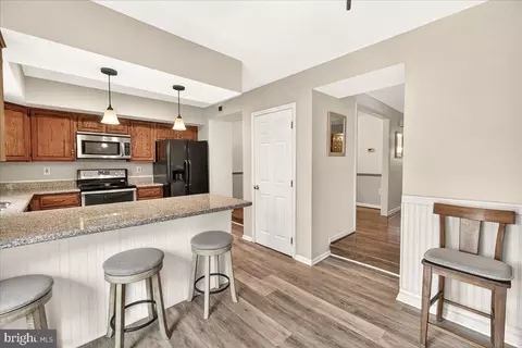Entry Way - 8241 Waterside Ct, Frederick, MD 21701 photo 2 of 6