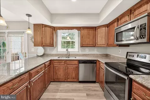 Kitchen - 8241 Waterside Ct, Frederick, MD 21701 photo 5 of 6