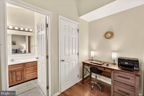 Entry Way - 8241 Waterside Ct, Frederick, MD 21701 photo 4 of 6