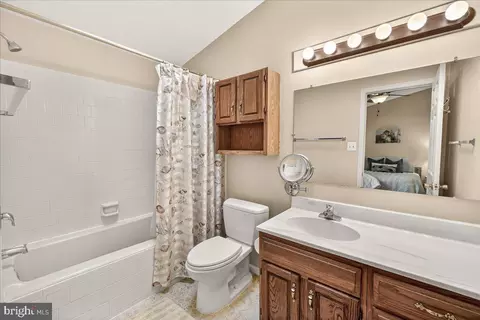 Bath - 8241 Waterside Ct, Frederick, MD 21701 photo 3 of 3