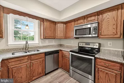 Kitchen - 8241 Waterside Ct, Frederick, MD 21701 photo 3 of 6
