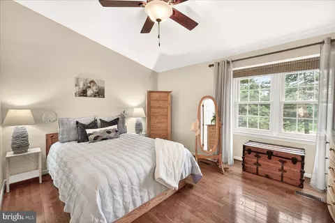 Bedroom - 8241 Waterside Ct, Frederick, MD 21701 photo 3 of 4