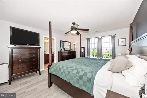 Bedroom - 2047 Spring Run Cir, Frederick, MD 21702 photo 2 of 6