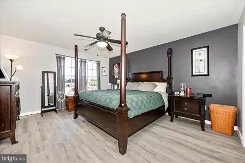 Bedroom - 2047 Spring Run Cir, Frederick, MD 21702 photo 1 of 6
