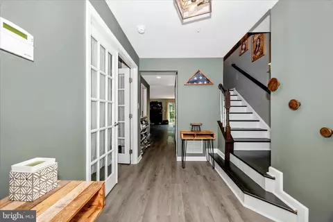 Entry Way - 2047 Spring Run Cir, Frederick, MD 21702 photo 3 of 7