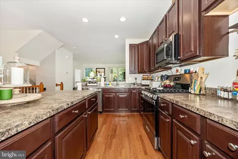 Kitchen - 2047 Spring Run Cir, Frederick, MD 21702 photo 2 of 3