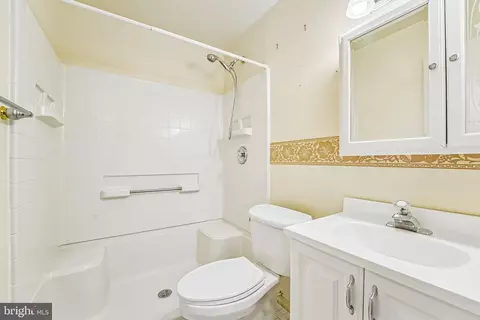 Bath - 2422 Rippling Brook Rd, Frederick, MD 21701 photo 3 of 3