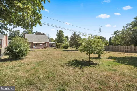 Exterior - 607 Grant Pl, Frederick, MD 21702 photo 8 of 9