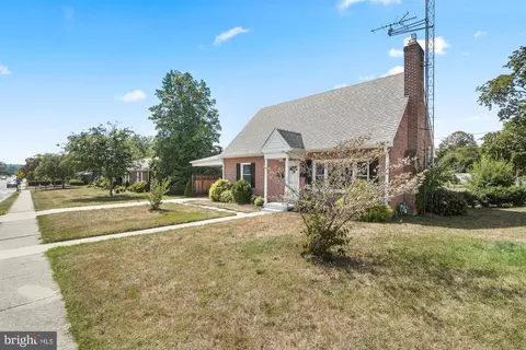 Exterior - 607 Grant Pl, Frederick, MD 21702 photo 3 of 9