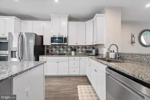 Kitchen - 4798 Hiteshow Dr, Frederick, MD 21703 photo 5 of 5