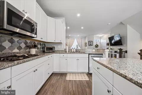 Kitchen - 4798 Hiteshow Dr, Frederick, MD 21703 photo 4 of 5