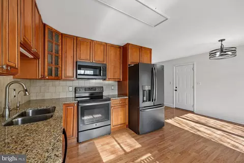 Kitchen - 7993 Pleasant Ct, Frederick, MD 21701 photo 2 of 2