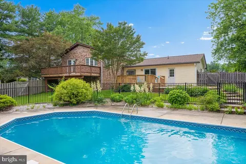 Exterior - 7993 Pleasant Ct, Frederick, MD 21701 photo 8 of 26
