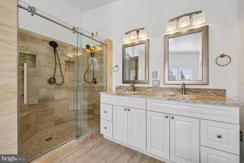 Bath - 7993 Pleasant Ct, Frederick, MD 21701 photo 1 of 6