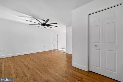 Living - 7993 Pleasant Ct, Frederick, MD 21701 photo 5 of 5