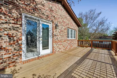 Exterior - 7993 Pleasant Ct, Frederick, MD 21701 photo 4 of 26