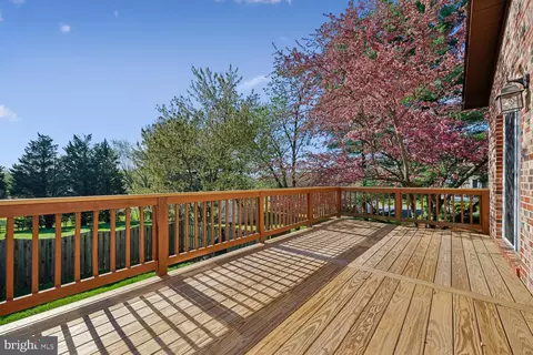 Exterior - 7993 Pleasant Ct, Frederick, MD 21701 photo 3 of 26
