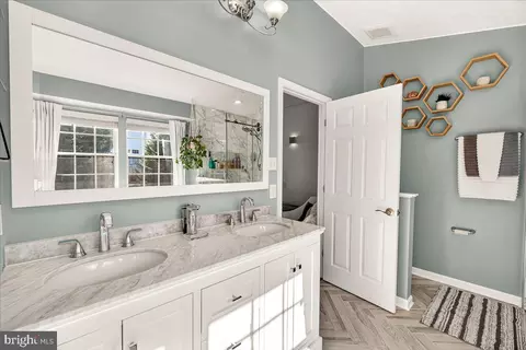 Bath - 701 Angelwing Ln, Frederick, MD 21703 photo 2 of 4
