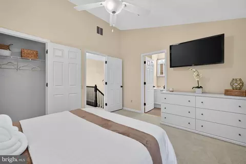 Bedroom - 7135 Collinsworth Pl, Frederick, MD 21703 photo 2 of 4