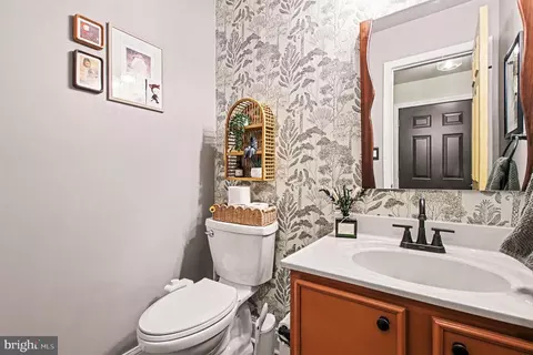 Bath - 406 Terry Ct #B-4, Frederick, MD 21701 photo 1 of 3