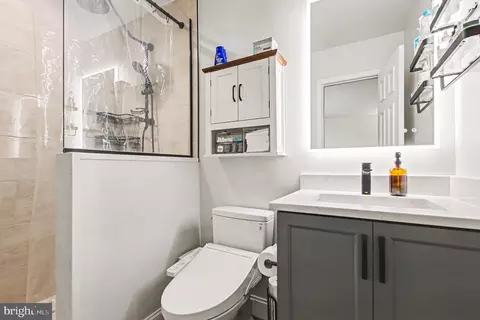 Bath - 406 Terry Ct #B-4, Frederick, MD 21701 photo 2 of 3