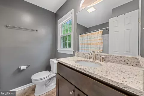 Bath - 8730 Mapleville, Mount Airy, MD 21771 photo 7 of 8