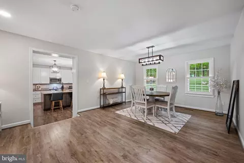 Dining - 8730 Mapleville, Mount Airy, MD 21771 photo 1 of 3