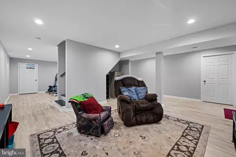 Entry Way - 8730 Mapleville, Mount Airy, MD 21771 photo 7 of 10