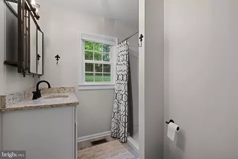 Bath - 8730 Mapleville, Mount Airy, MD 21771 photo 5 of 8