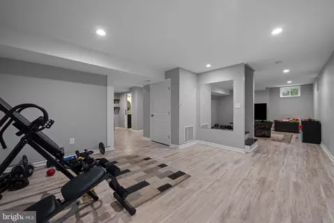 Entry Way - 8730 Mapleville, Mount Airy, MD 21771 photo 10 of 10