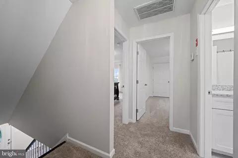 Entry Way - 8730 Mapleville, Mount Airy, MD 21771 photo 5 of 10