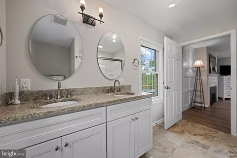 Bath - 8730 Mapleville, Mount Airy, MD 21771 photo 2 of 8