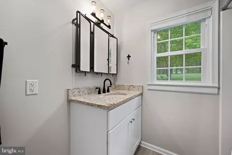 Bath - 8730 Mapleville, Mount Airy, MD 21771 photo 6 of 8