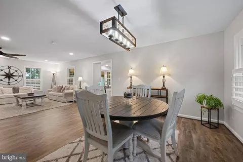 Dining - 8730 Mapleville, Mount Airy, MD 21771 photo 2 of 3